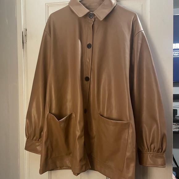 Large leather shacket (shirt and jacket) can be worn as a shirt or jacket - Picture 2 of 3